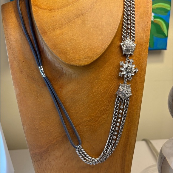 Silver Chain Headband or Necklace with Crystal Accents Chloe + Isabel - Picture 4 of 6